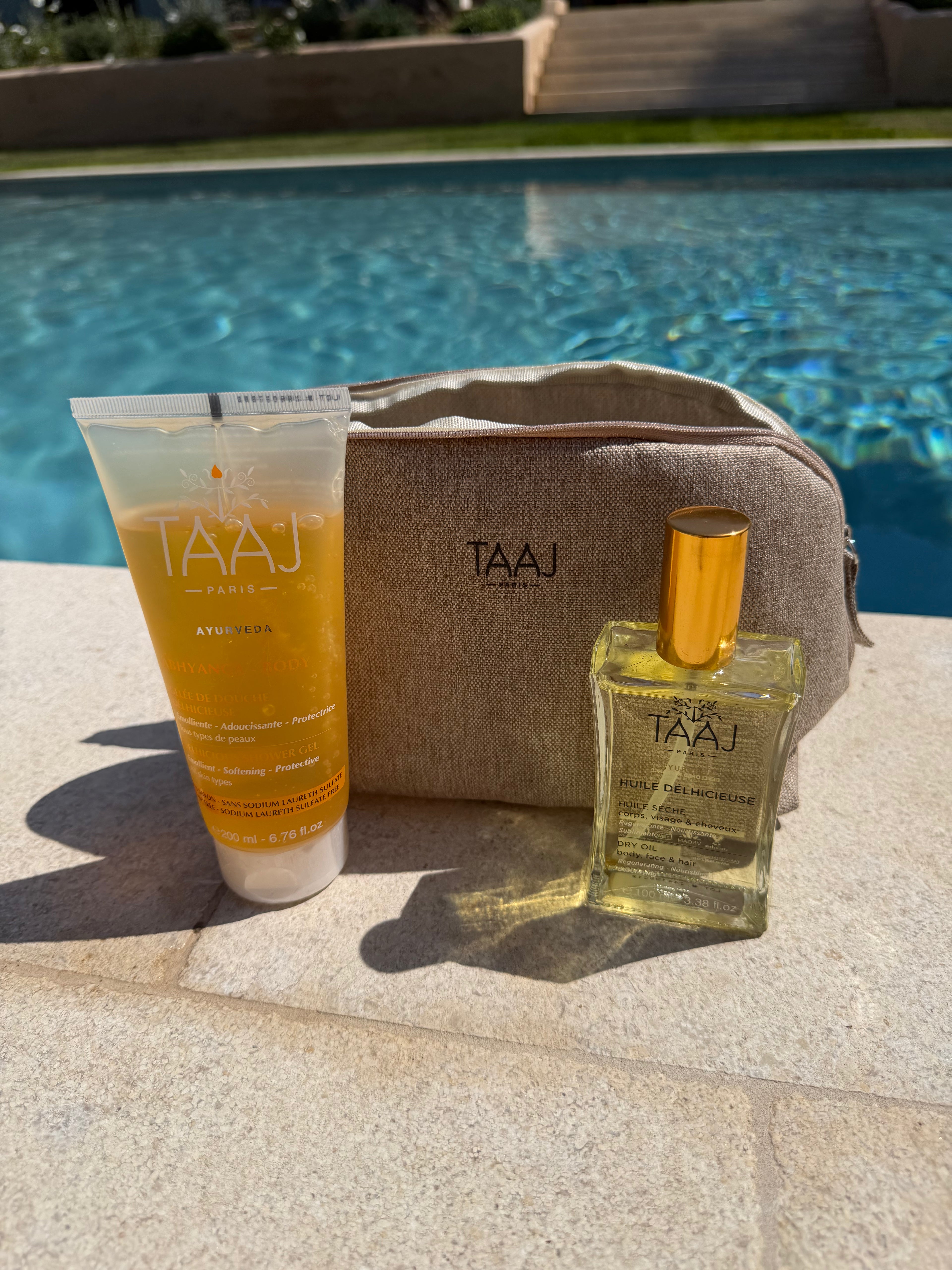 Gelée de douche & Huile Délhicieuse - trousse offerte