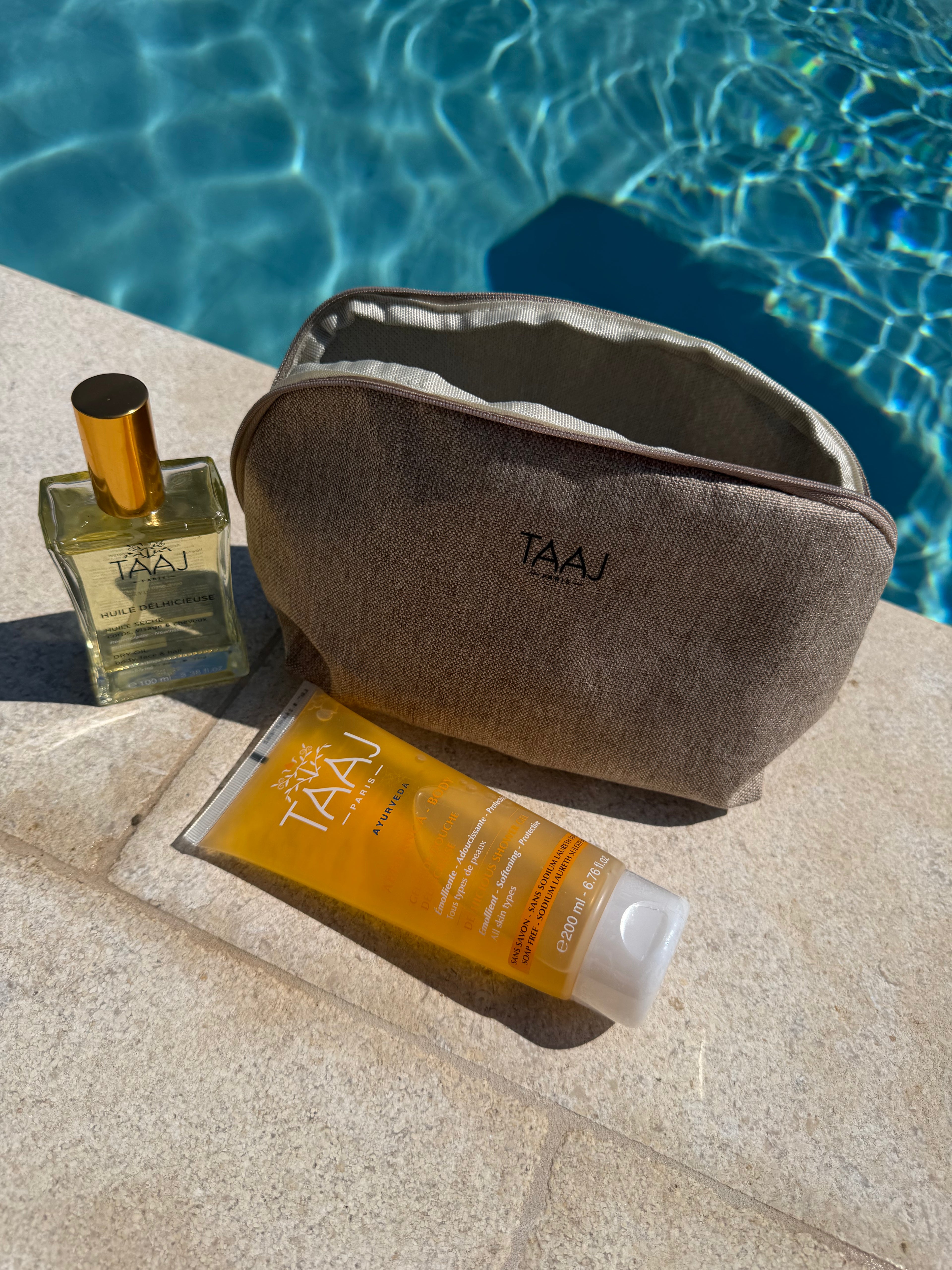 Gelée de douche &amp; Huile Délhicieuse - trousse offerte